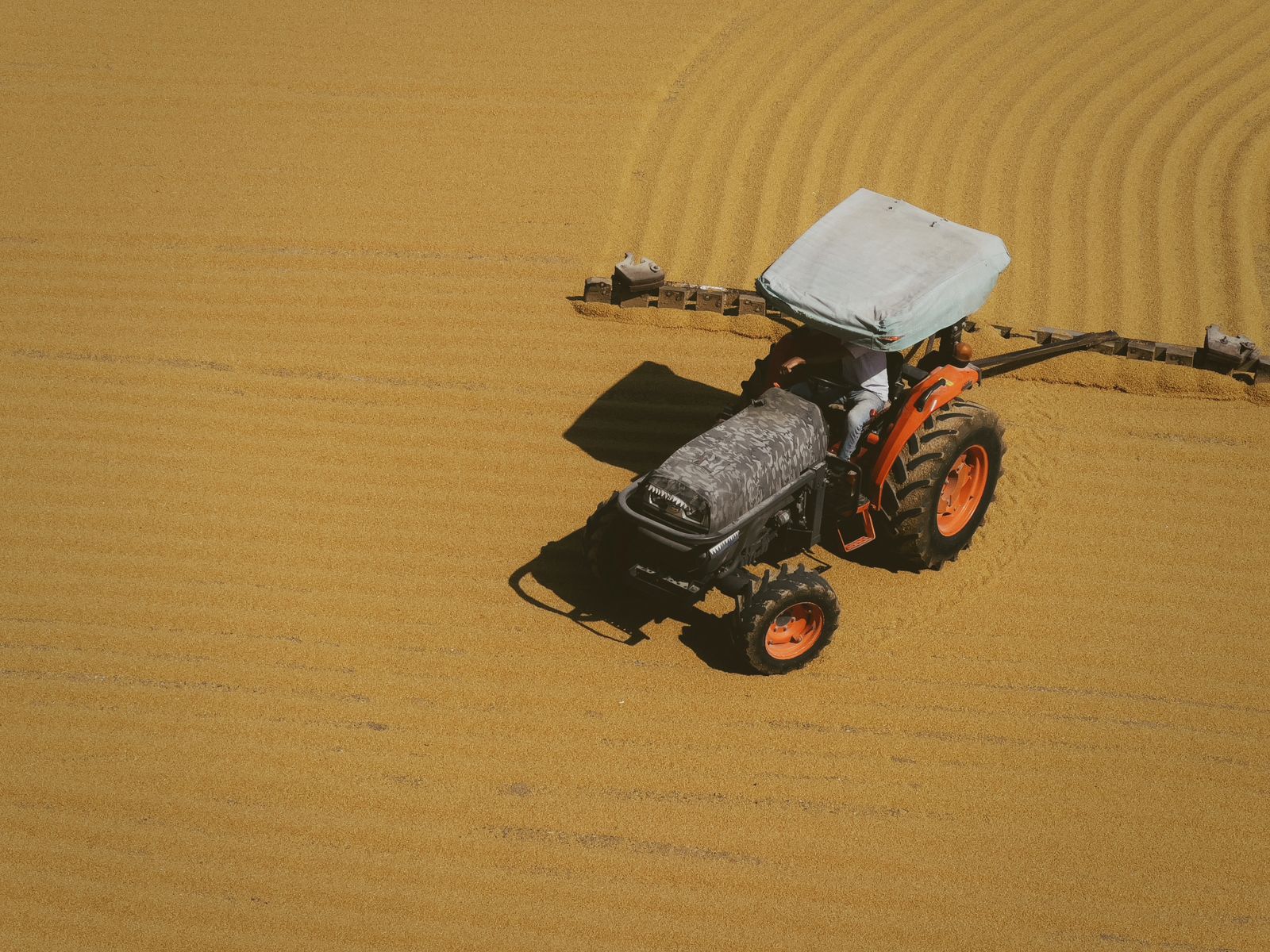 Máquina agrícola em operação